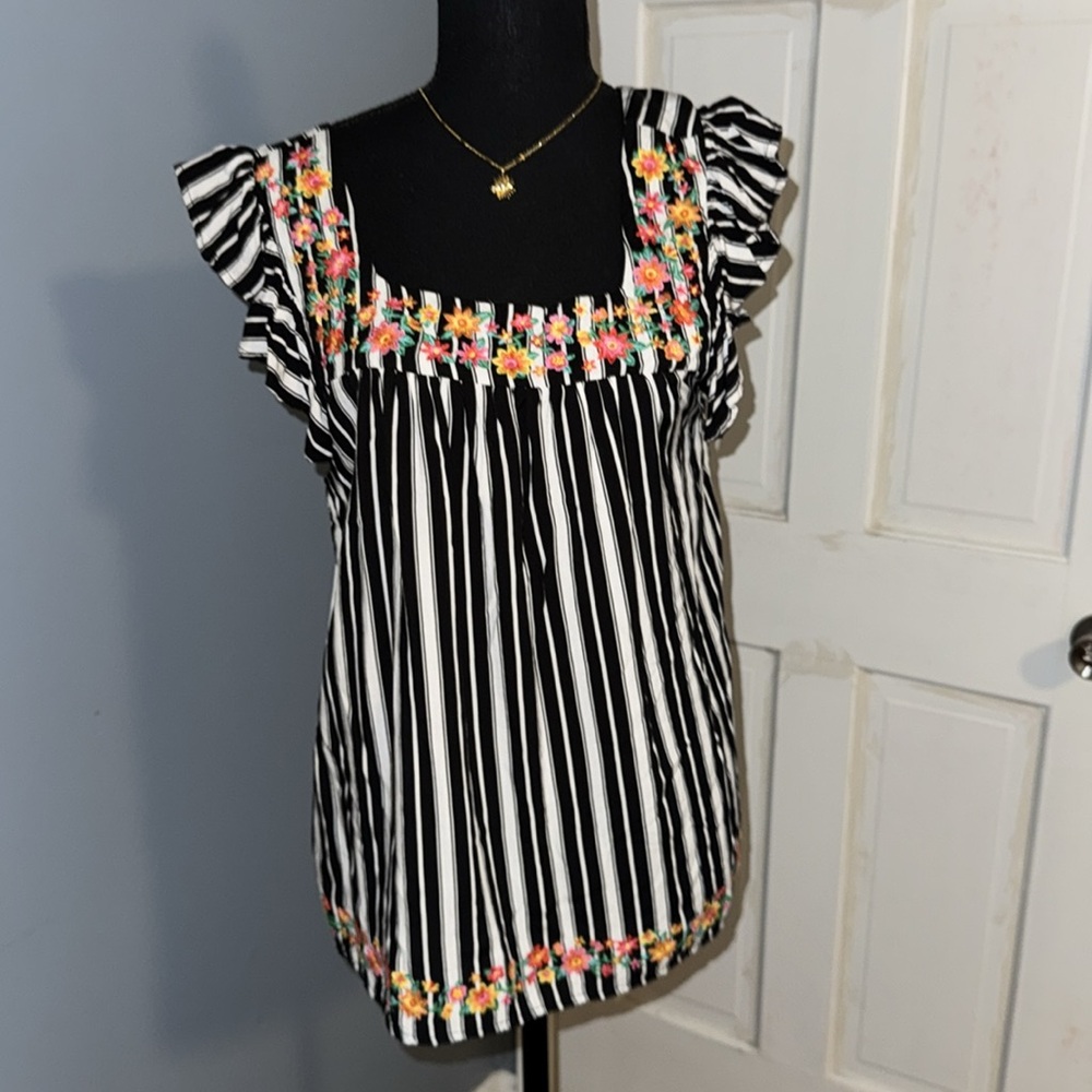 EUC Savanna Jane size large Black and White Striped Top with Floral Embroidery